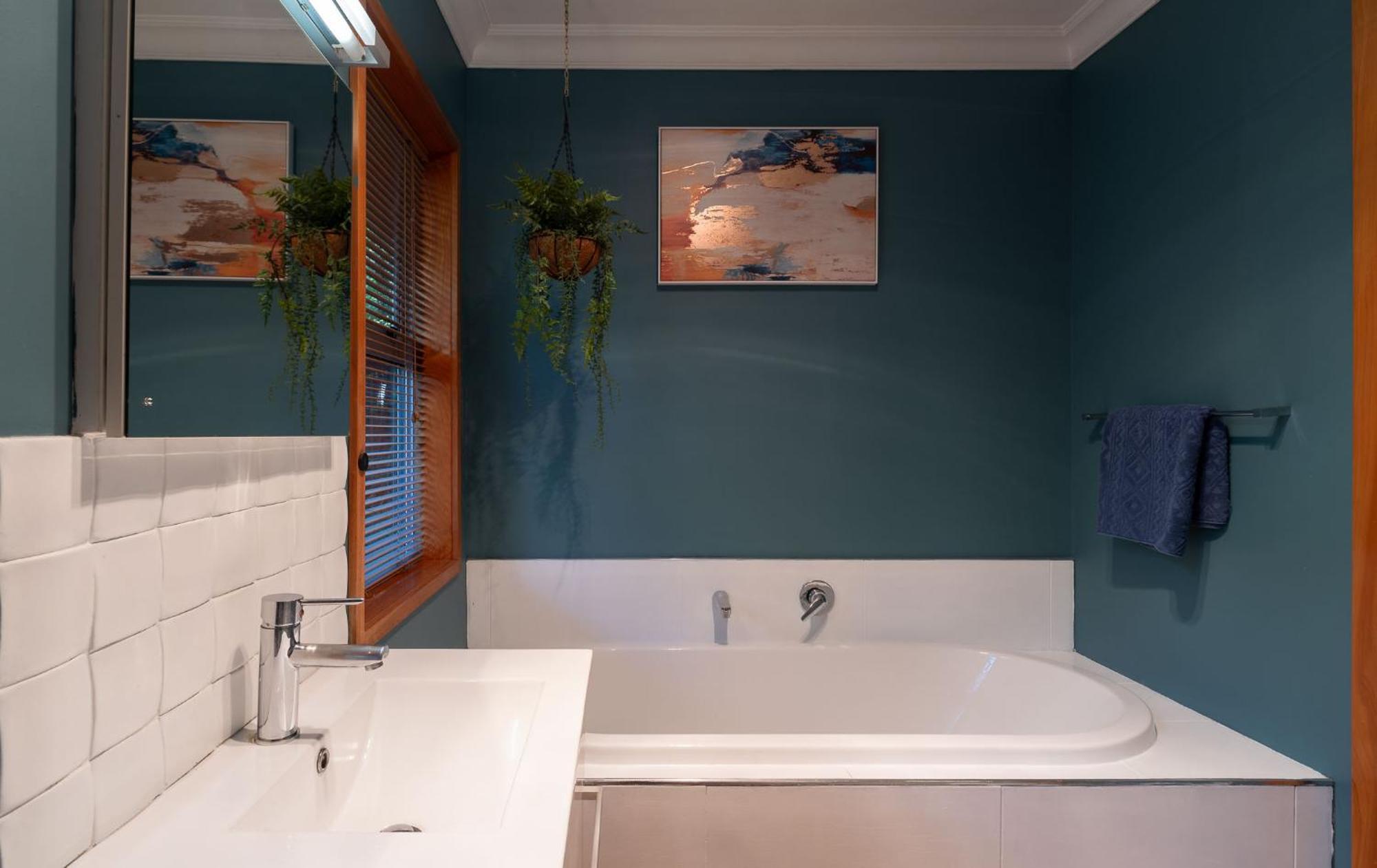 Tosswill Road - Bay Vista Apartment *