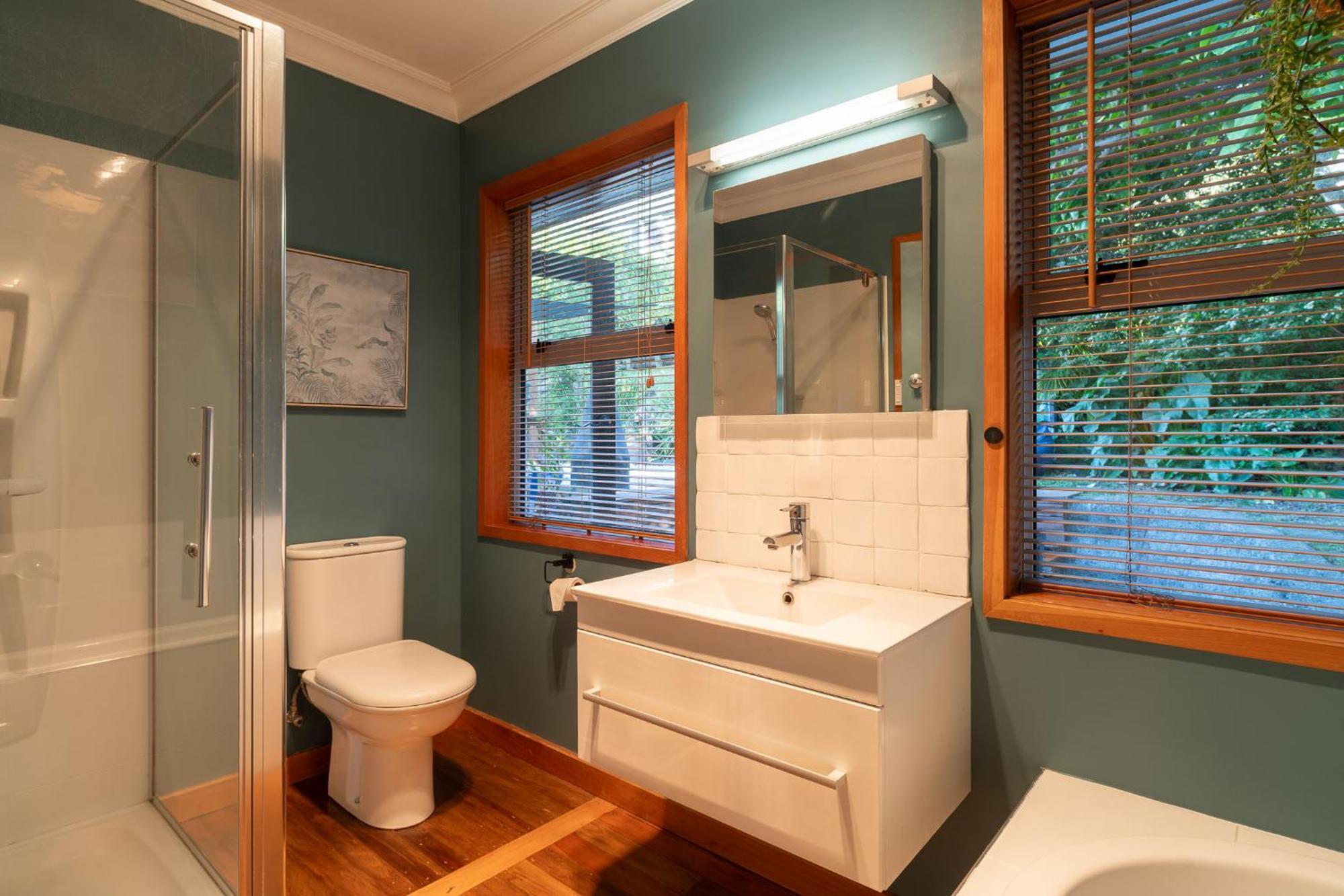 Tosswill Road - Bay Vista Apartment *
